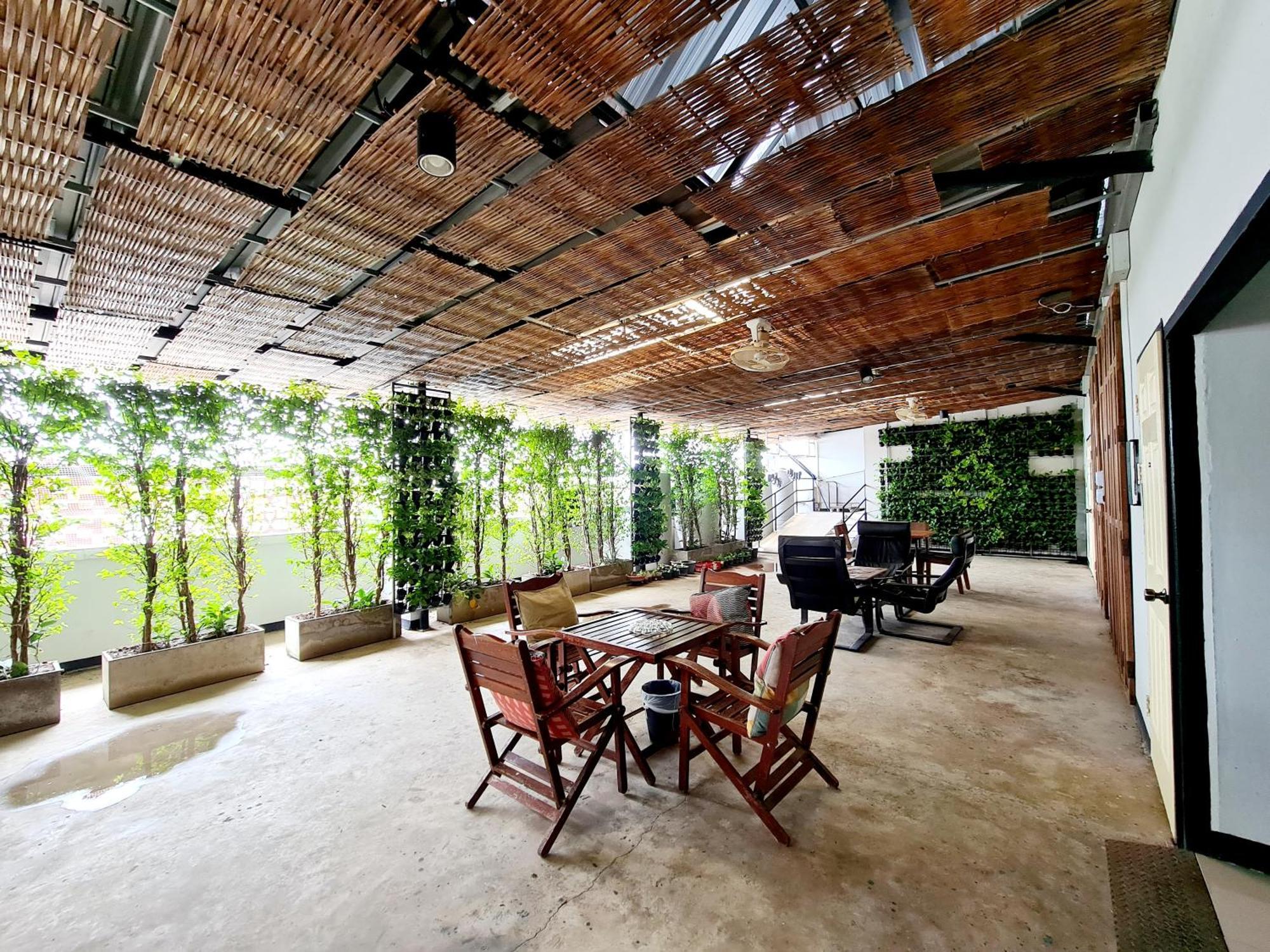 The 8 Factory Hotel Phitsanulok Bagian luar foto